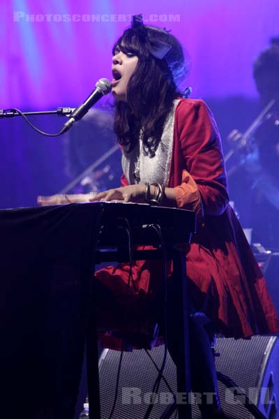 BAT FOR LASHES - 2009-11-04 - PARIS - Olympia - 